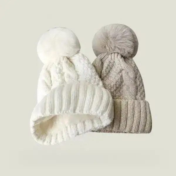 Bonnet Cache Oreille à Pompon, modèle blanc et beige, tricoté, doublure moelleuse, idéal hiver.